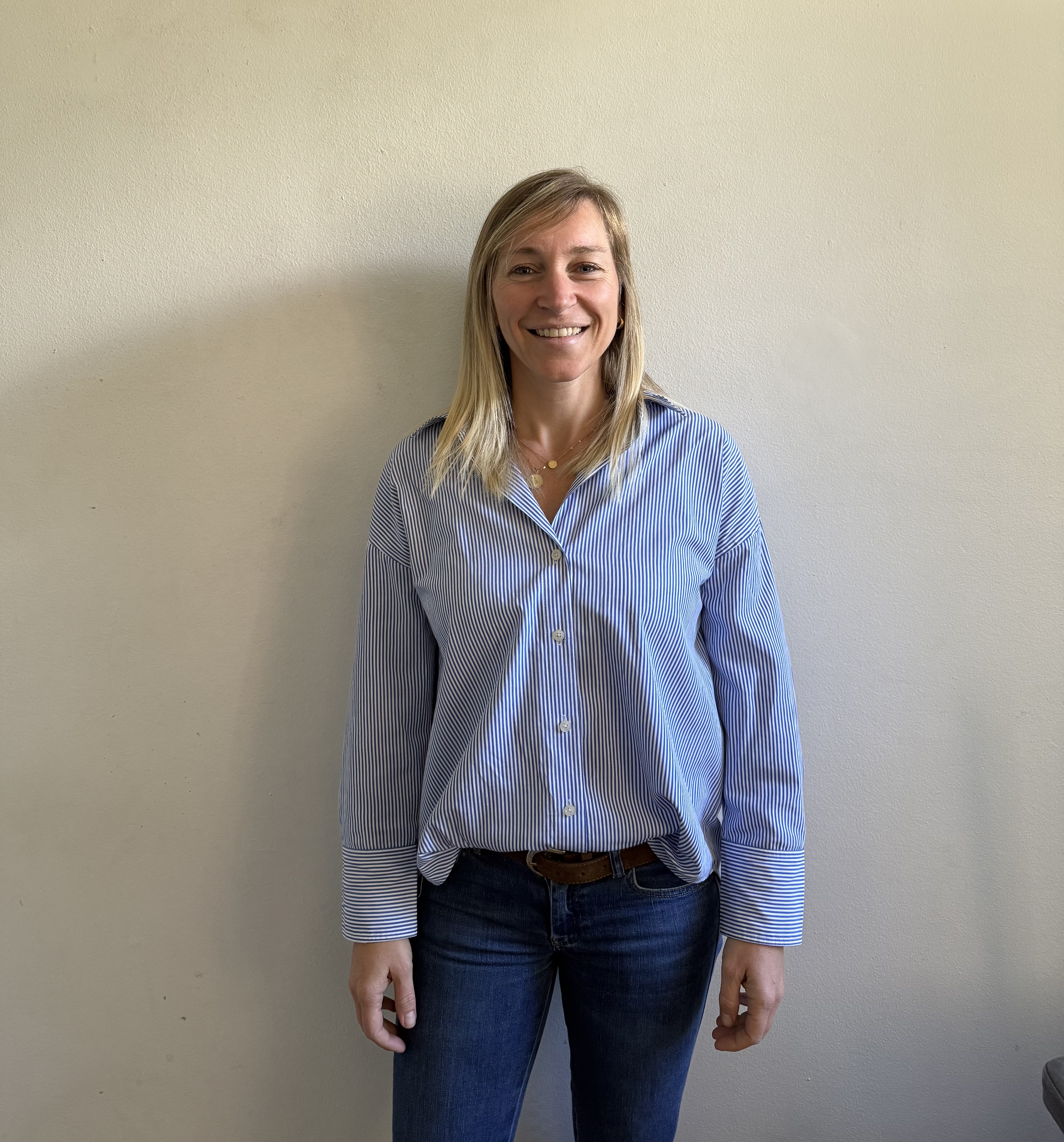 Aurélie, kinésithérapeute spécialisée en pathologies rachidiennes et Pilates à Aubagne